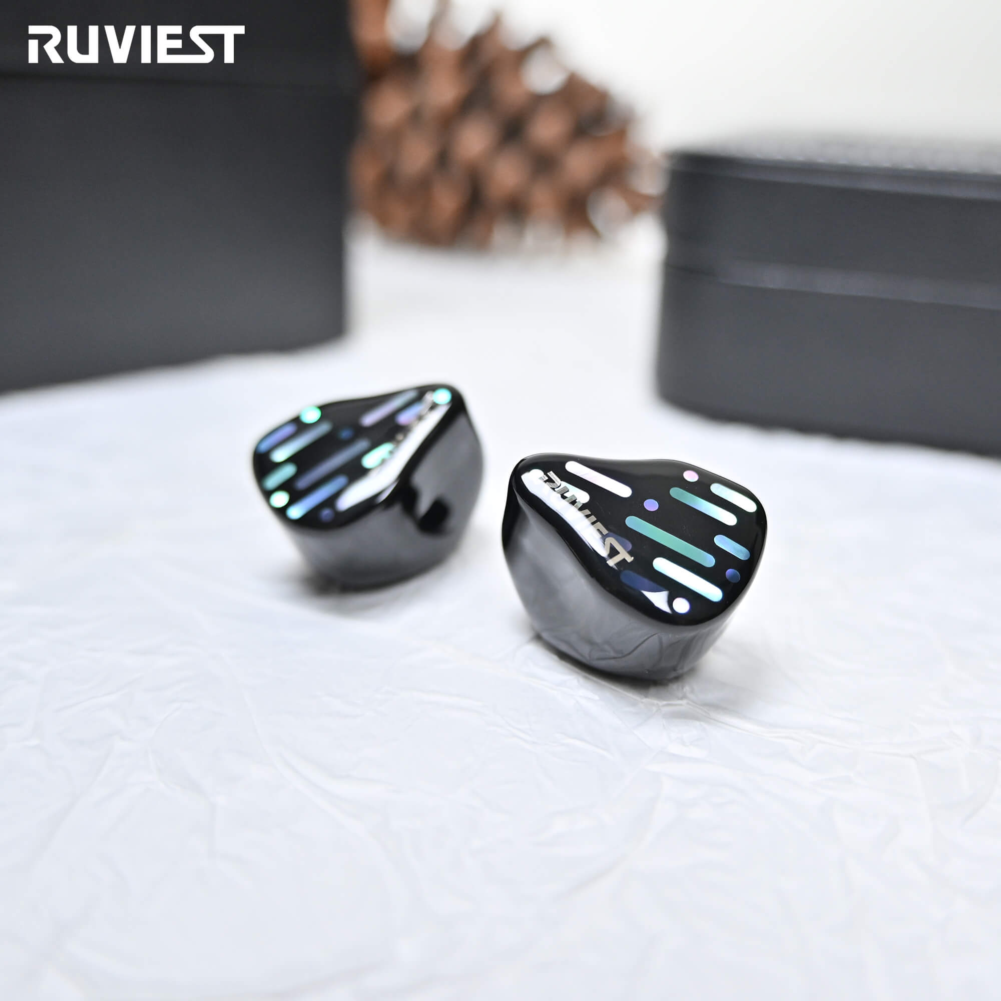 イヤホン RUIVEST AUDIO Nyx RUVIEST Nyx Hybrid HIFI In–Ear Monitor with 2 Dynamic + 4 Balanced